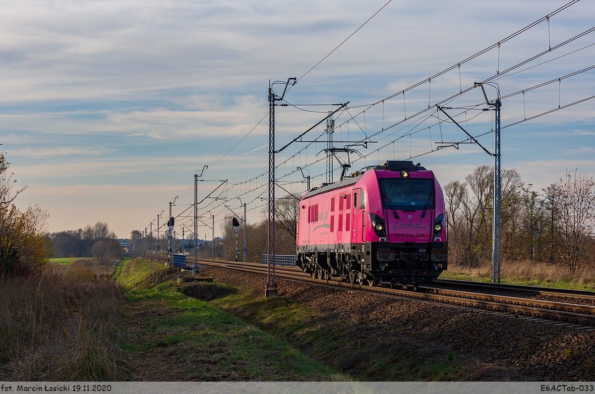 19.11.2020 | Międzyrzec Podlaski - Dragon (E6ACTab-033) enter the station from the side of Łuków.