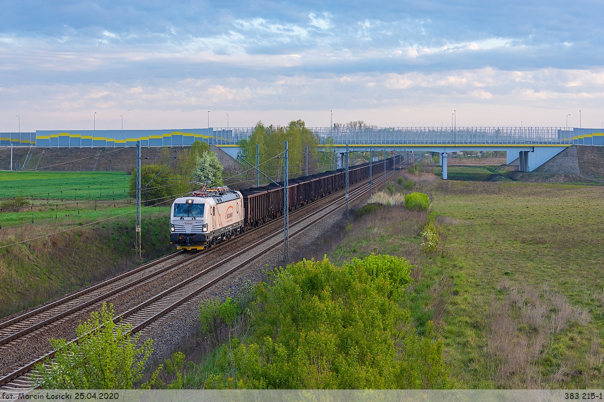 25.04.2020 | Marzenin - Budamar's Vectron (383 215-1) left Zduńska Wola Karsznice, going on south.