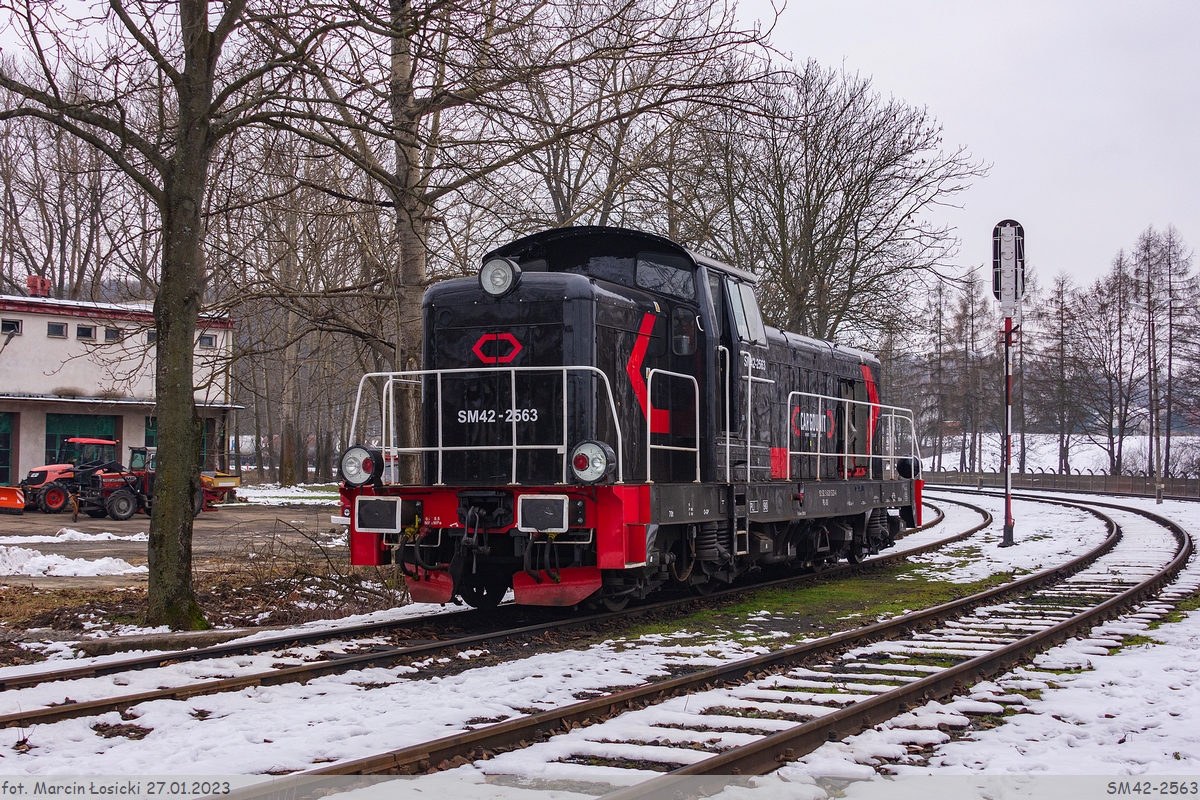 27.01.2023 | Jasło Niegowice - SM42-2563 on the station.