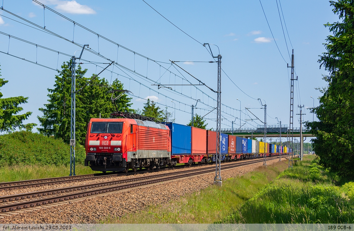 29.05.2023 | Międzyrzec Podlaski - Eurosprinter (189 008-6) left the station, heading towards Łuków.