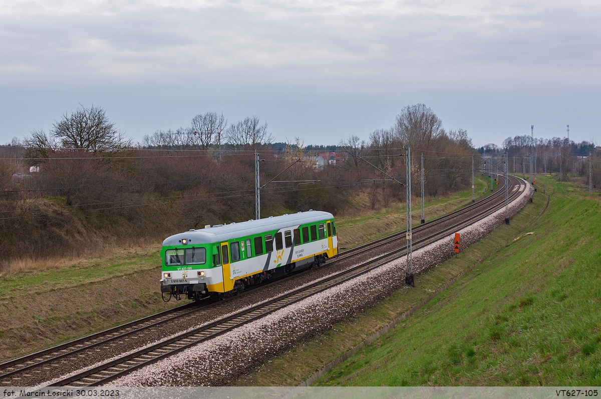 30.03.2023 | Nowe Iganie - VT627-105 going from Tłuszcz to Czeremcha.