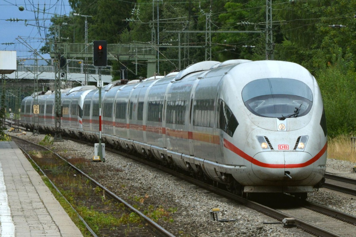 403 054 as ICE 513 (Hamm - Mnchen) in Mnchen-Lochhausen on 29.07.2013.
