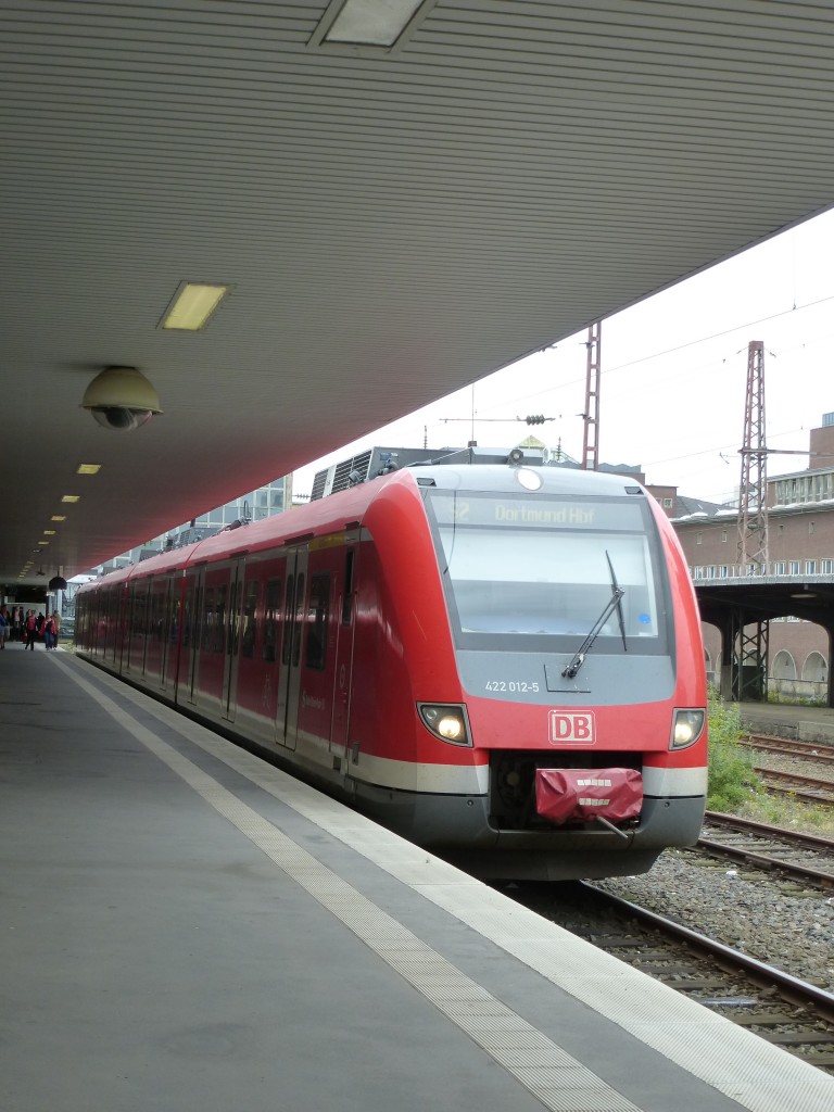 422 012-5 is standing in Essen main station on August 20th 2013.