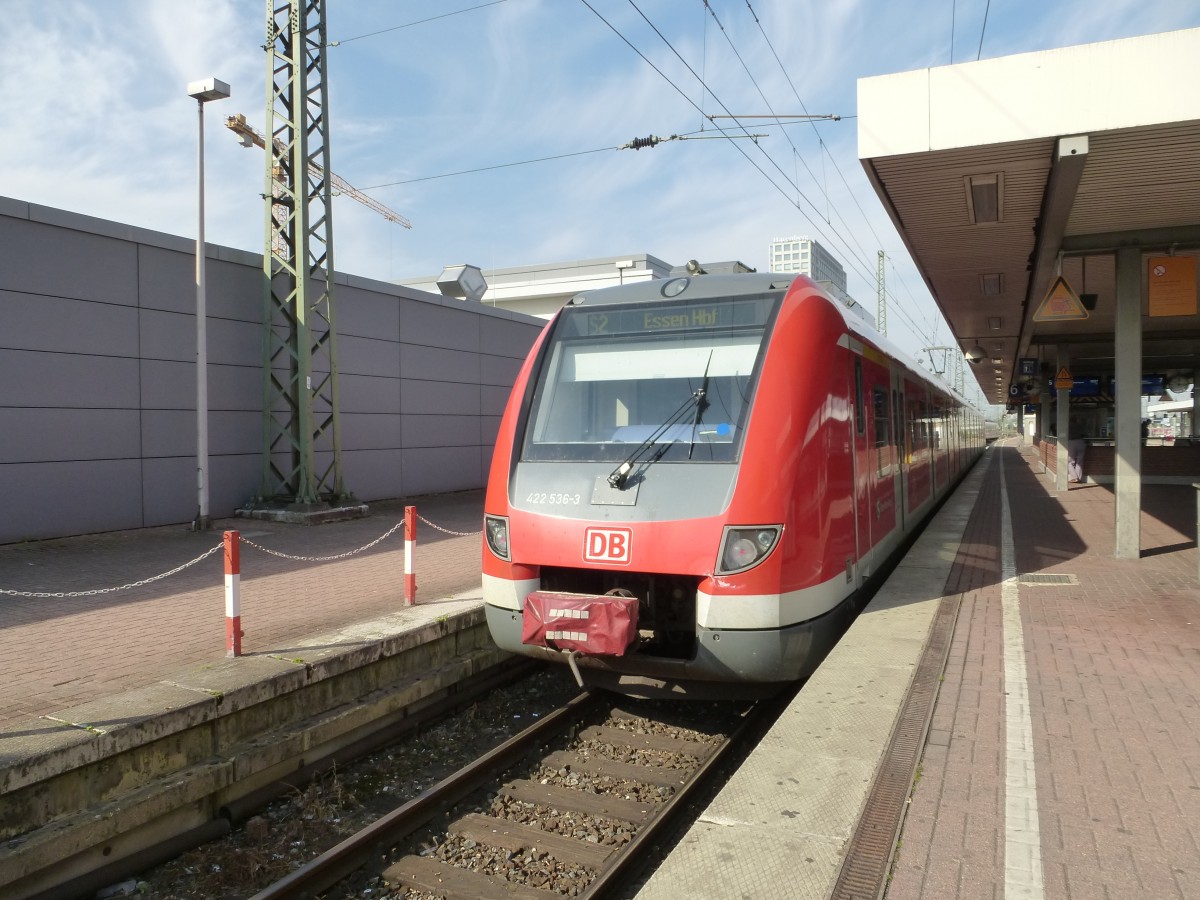 422 536-3 is standing in Dortmund main station on August 21st 2013.