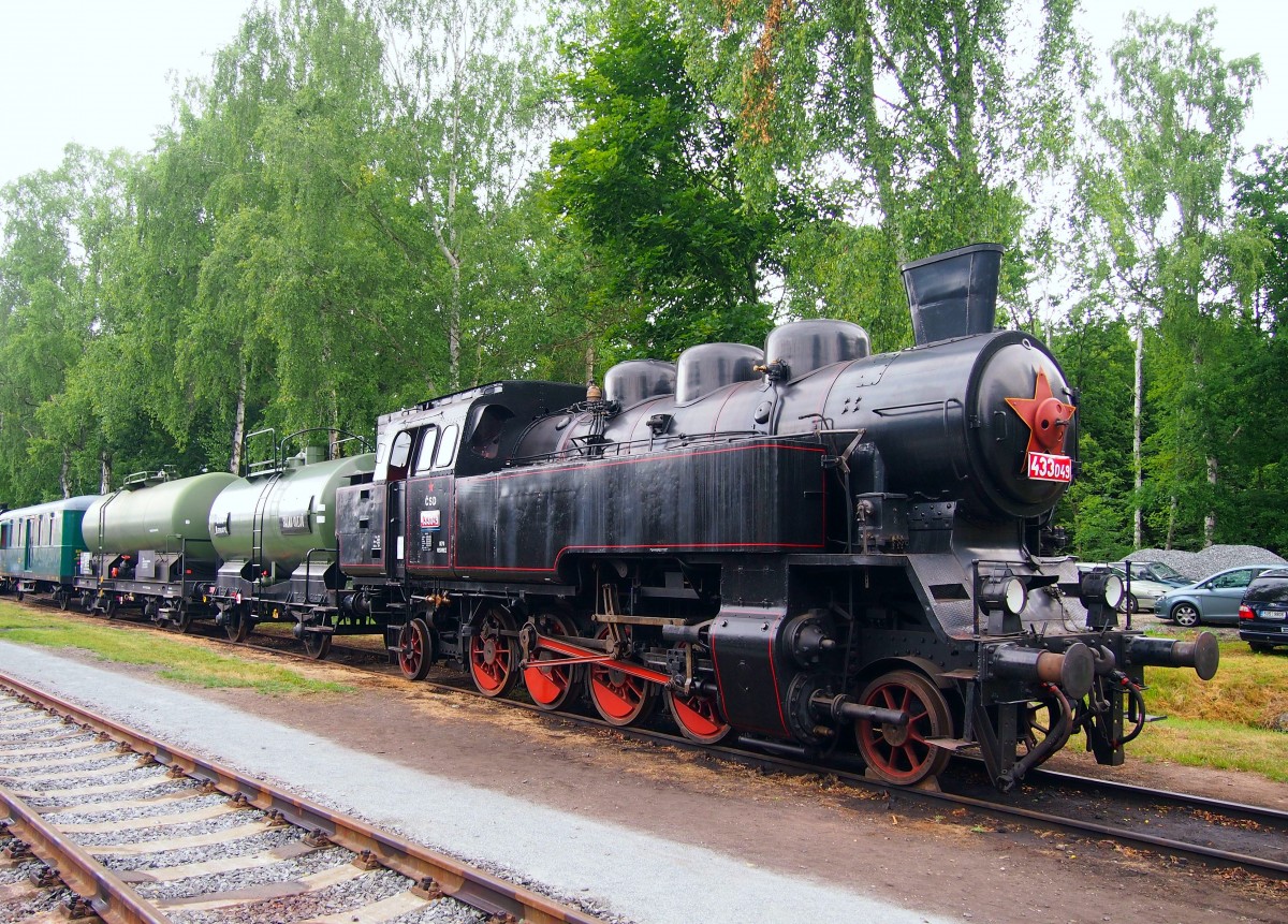 433 043 stood on 21.06.2014 on the occasion of the meeting in the railway museum Lužná u Rakovníka.