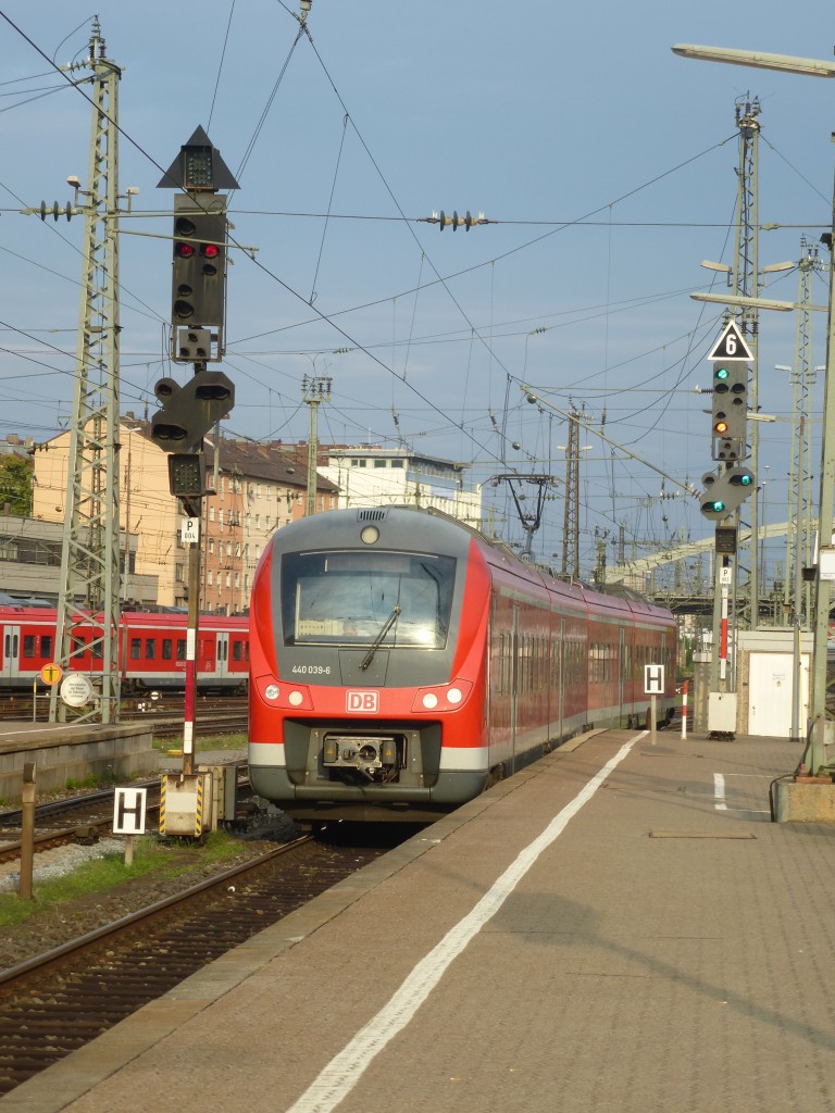 440 039-6 is leaving Wrzburg central station on August 23rd 2013.