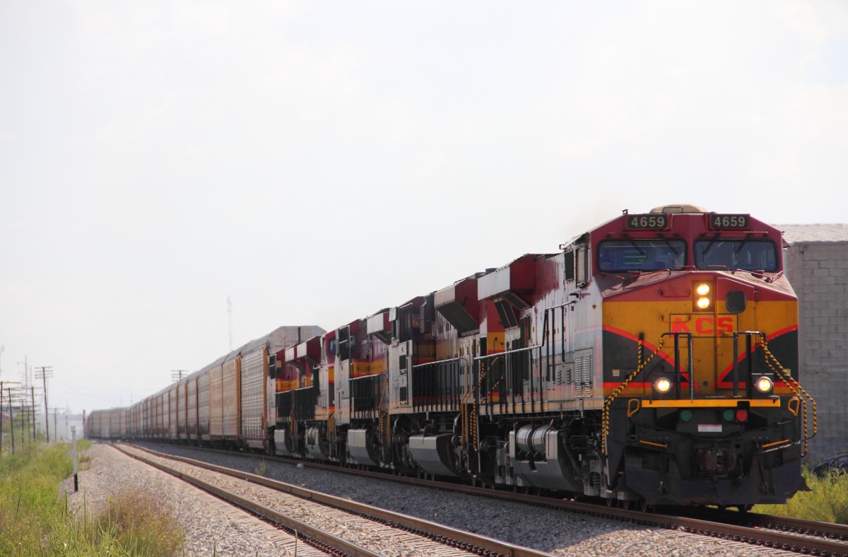 4659 + 4763 + 4652 + 4668 + 4092 Kansas City Southern Railway de Mexico at Saltillo MX 12/09/2012.  
