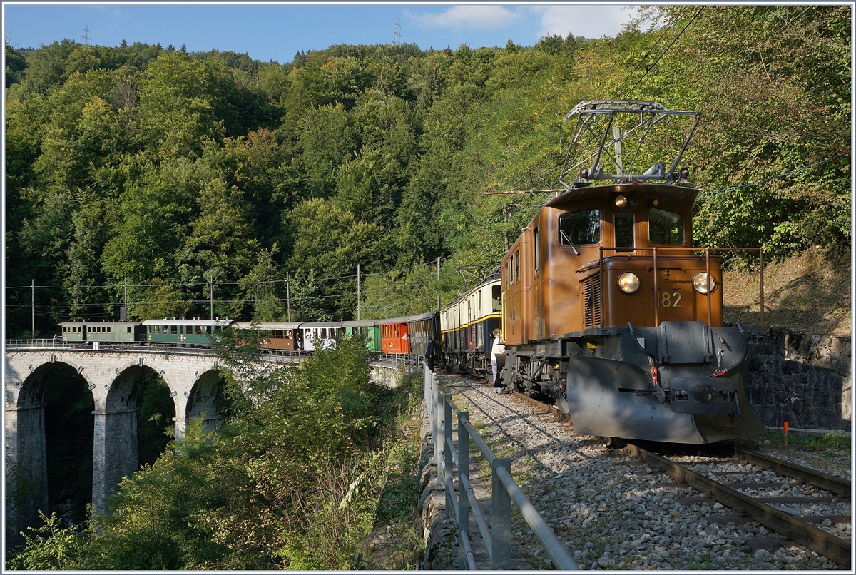 50 years Blonay-Chamby Railway - Mega Bernina Festival (MBF): The RhB BB Ge 4/4 182 and the MOB De 6/6 by Vers-chez-Robert. 
15.09.2018