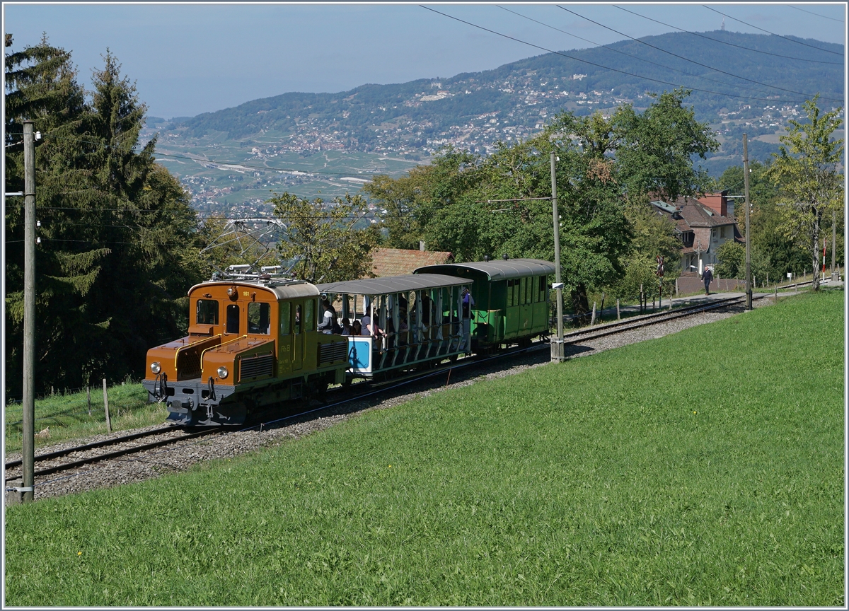 50 years Blonay -Chamby Railway - Mega Bernina Festival (MBF): The RhB Ge 2/2  Asnin  on the way to Blonay near Chaulin.
08.09.2018