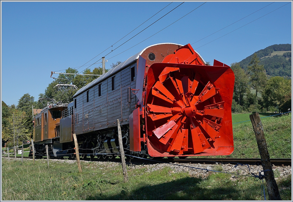 50 years Blonay -Chamby Railway - Mega Bernina Festival (MBF): The RhB Ge 4/4 182 and the Xrot 1052 by Chaulin.
09.09.2018