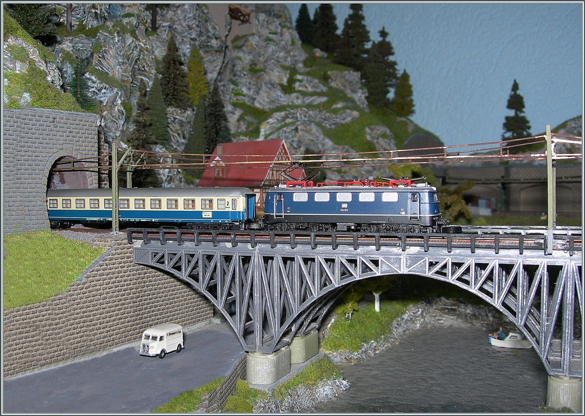 50 years märklin mini club Z-Gauge! The DB 141 wiht a local service on my Z Gauge Szenerie. 

04.01.2022