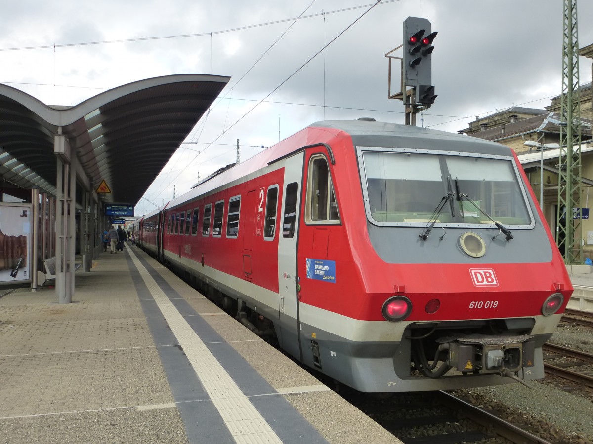 610 004 and 610 019 are standing in Hof main station on Oktober 12th 2013.