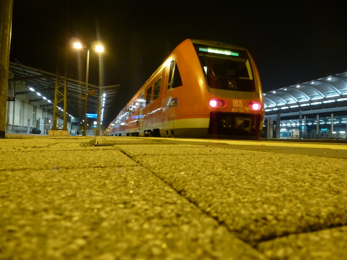 612 154 is standing in Hof main station on September 22nd 2013.