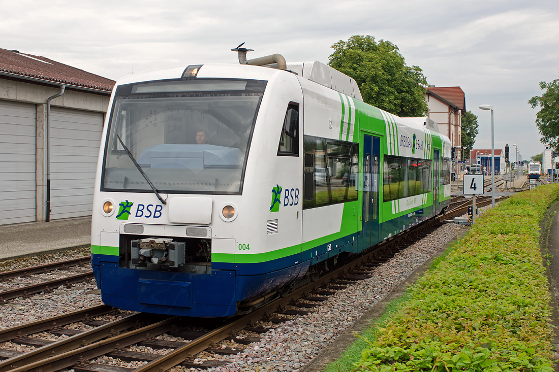 650 031-7 / VT 004 ( 95 80 0650 031-7 D-BSB ), built by ADtranz in 1998, serial number 36609, owned and operated by Breisgau-S-Bahn GmbH (BSB), based at Endingen a.K. railyard. The train is named after the small village of   Wasenweiler  . Endingen a.K., 2014-08-02