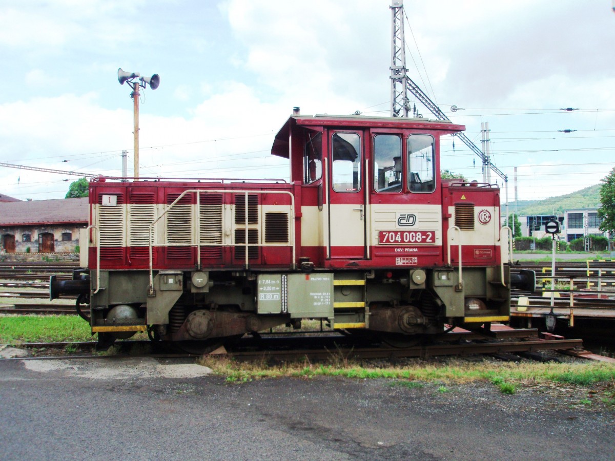 704 008-2 on the 12th of May, 2012 on the Railway station Děčn.