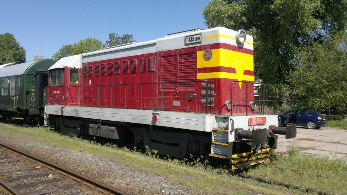 720 099-1 (ex T435) on the 19th of May, 2012 on the Railway station Uhlířské Janovice.