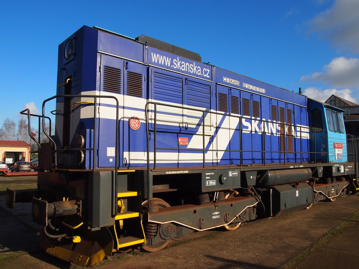 740 874-3 at the KDS Kladno in 28.11.2016. Privat company Skanska Praha.