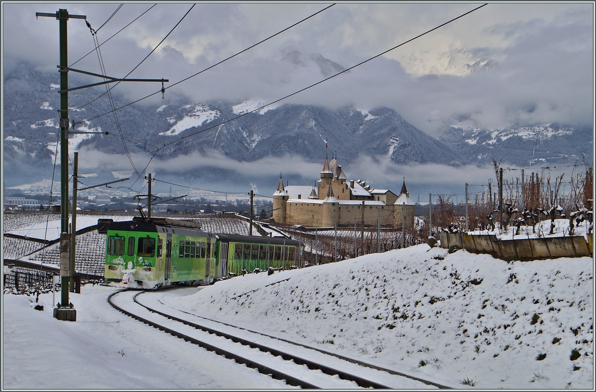 A ASD local train to Aigle near the Aigle Castle. 
02.02.2015