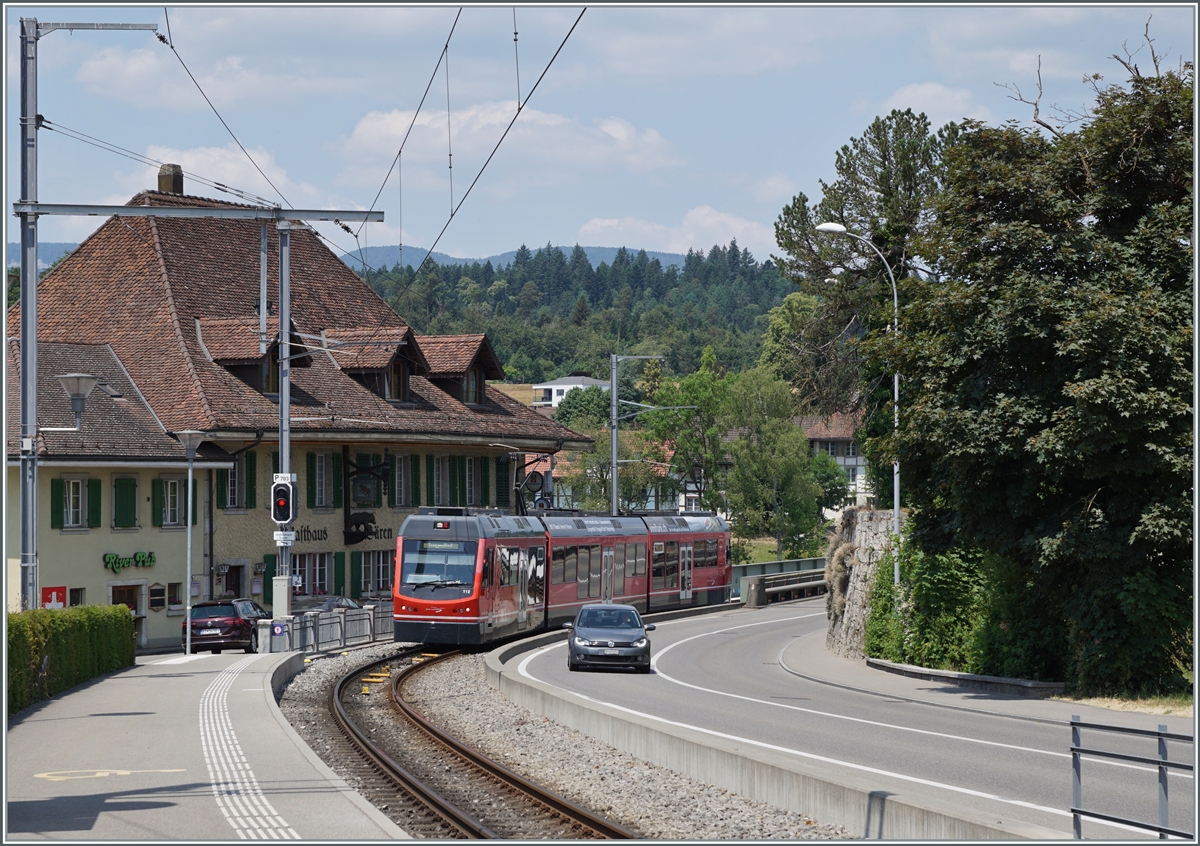 A asm Be 4/8 is approching the Aarwangen Schloss Station. 

17.06.2023