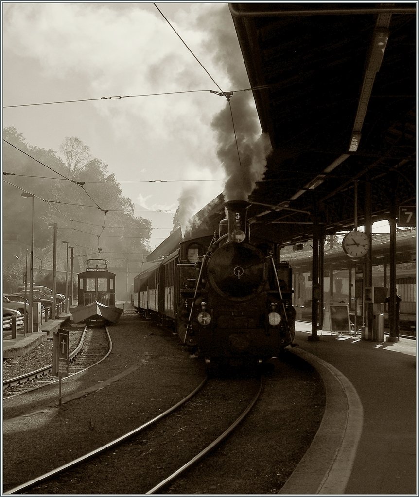 A B-C stemar train to Chamby in Vevey. 
26.10.2014