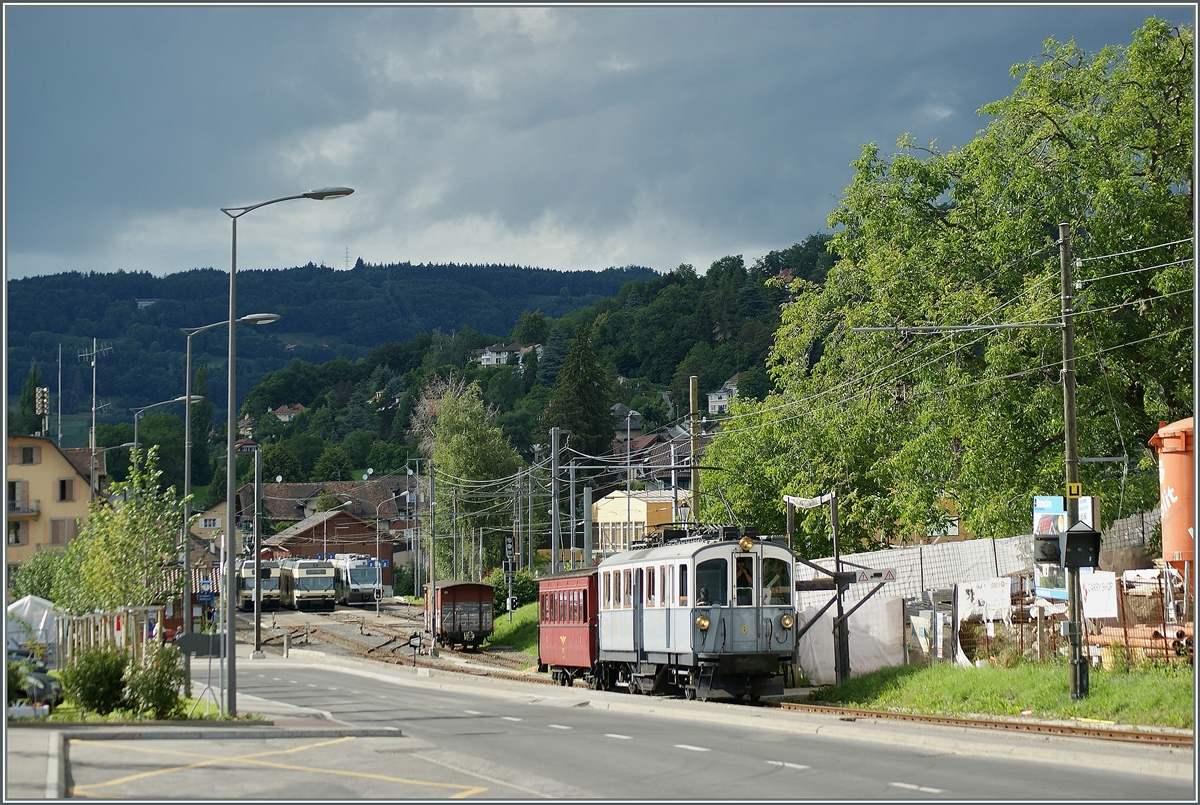 A B-C train on the way to Chamby is leaving Blonay.
13.06.2011