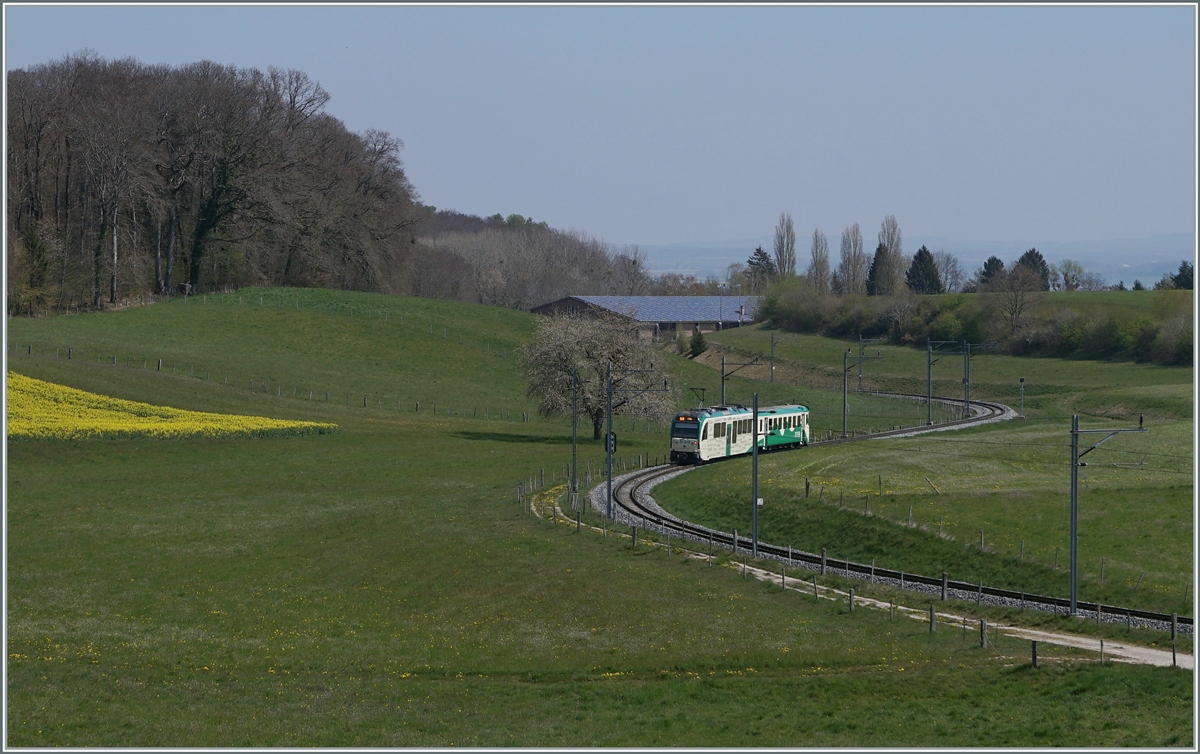 A BAM local train from Apples to Isle by Apples. 

20.04.2021
