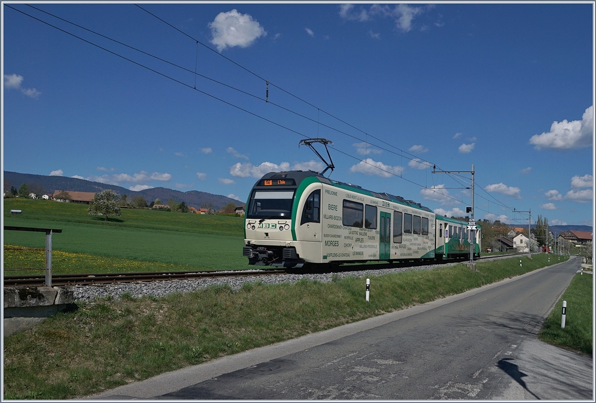 A BAM local train to L'Isle by Pampigny-Sévery.
10.04.2017