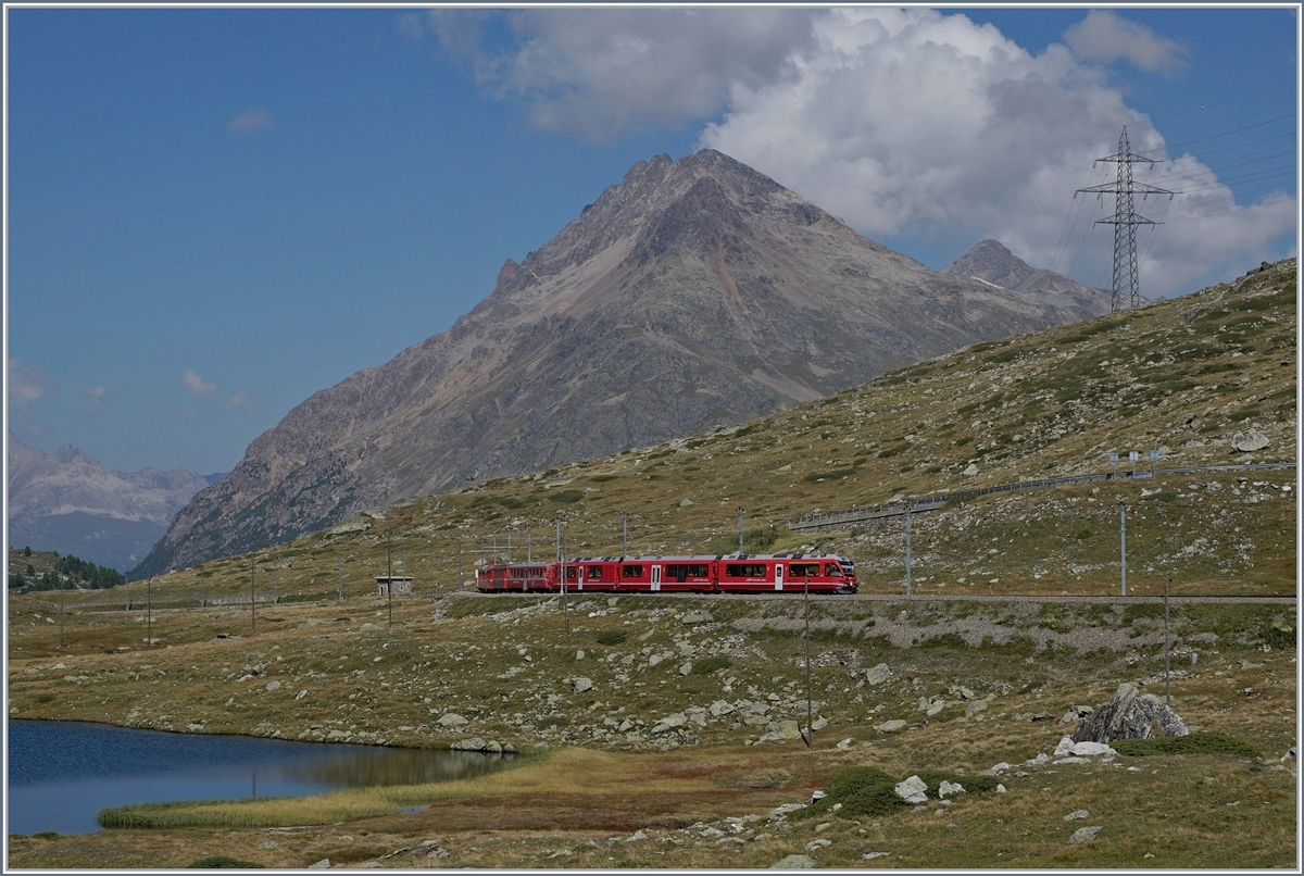 A Bernina local train between Bernina Lagalb and Ospizio Bernina.
13.09.2016