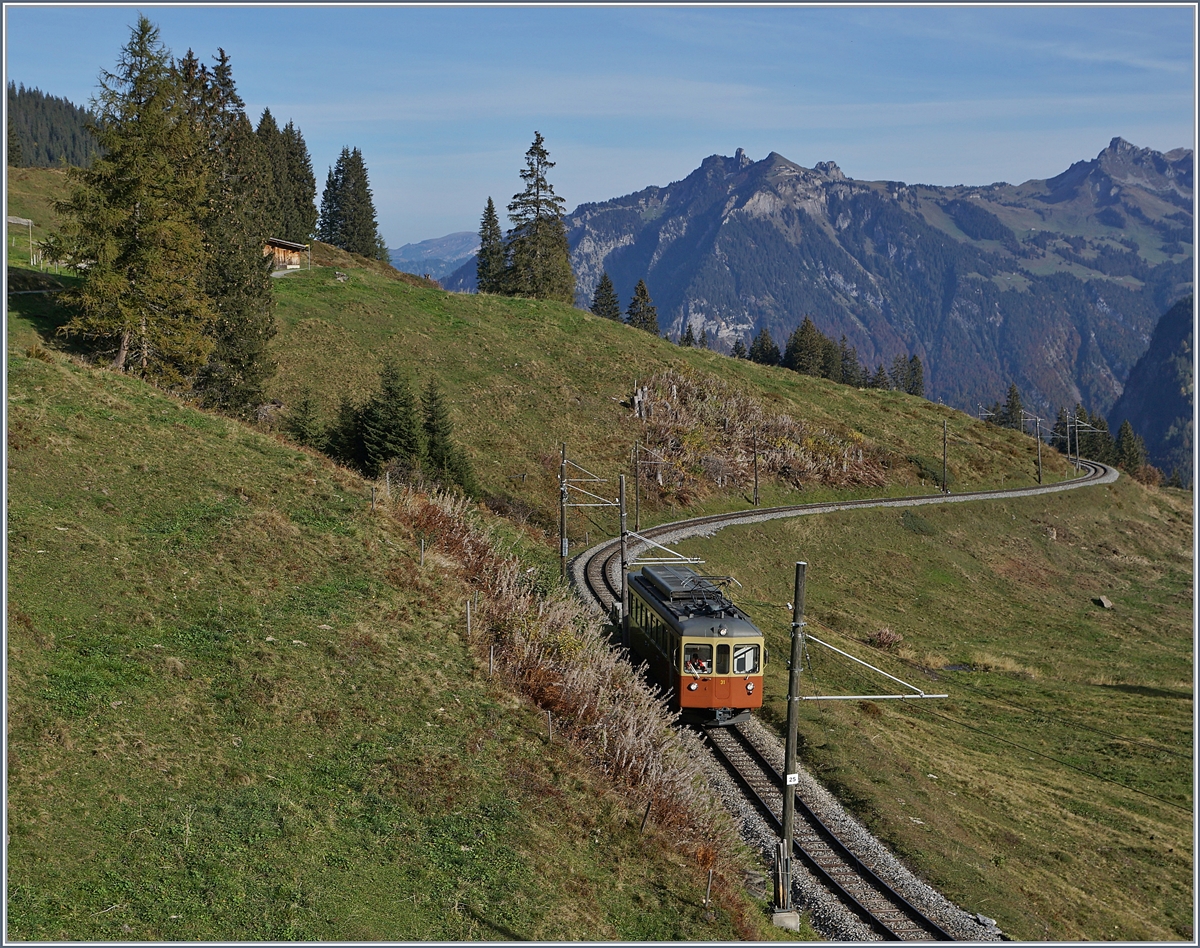 A BLM local train between Grütschalp and Winteregg.

16.10.2018