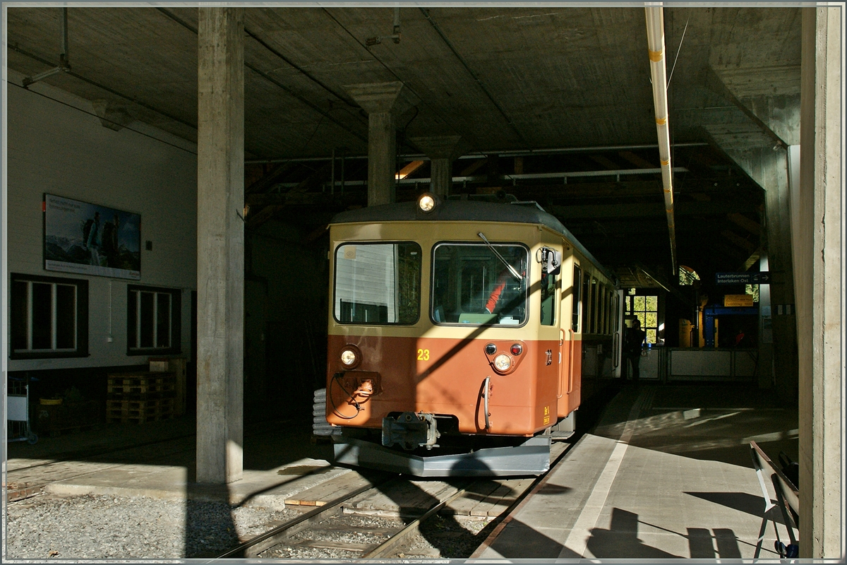 A BLM local Train is ready to toe departure to Mrren in the Grtschalp Station.
25.10.2013