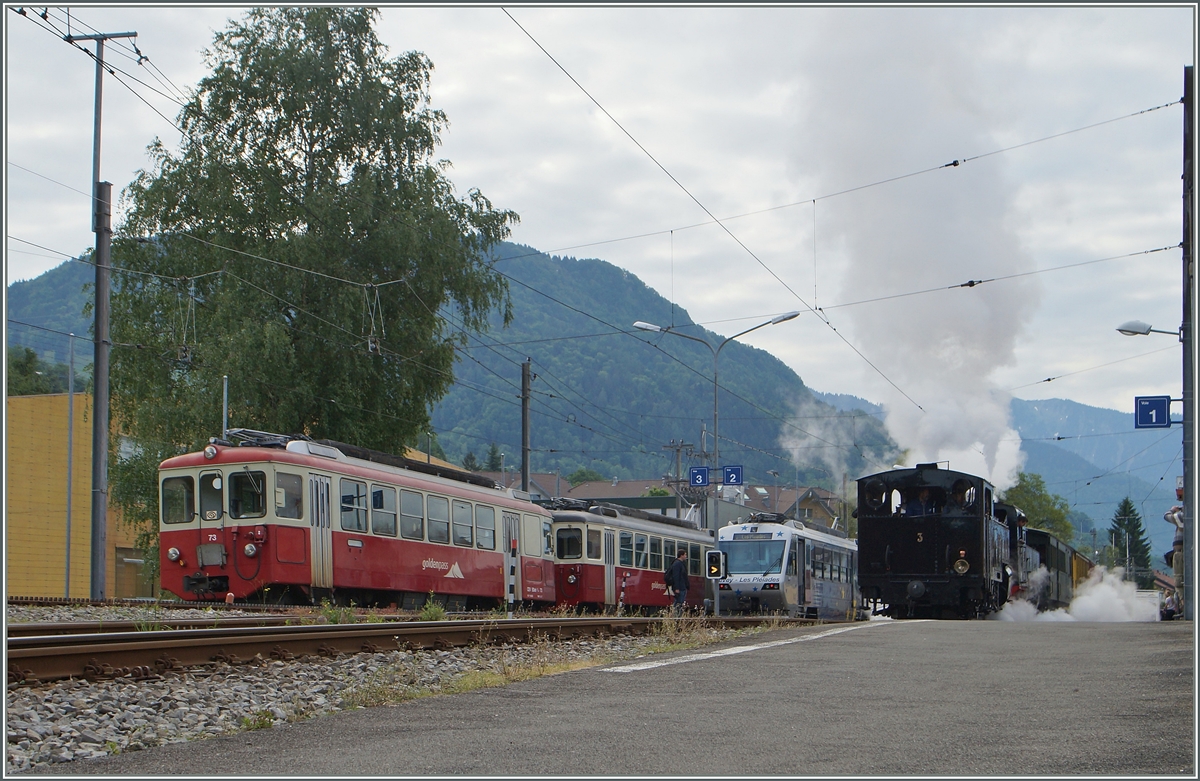 A Blonay - Chamby steamer train on the way to Vevey is leaving at Blonay.
25.05.2015