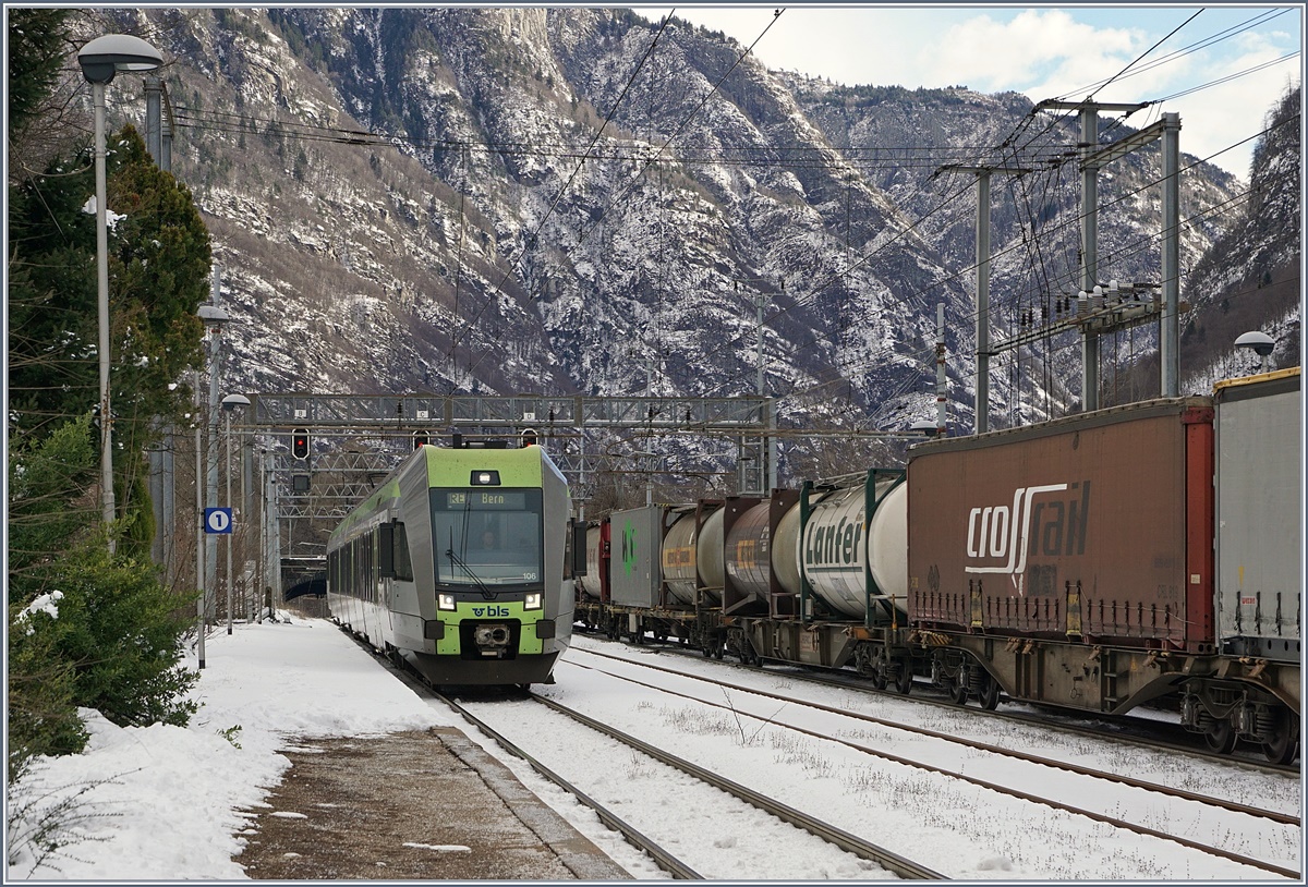 A BLS local train is arriving at Varzo. 
14.01.2017 