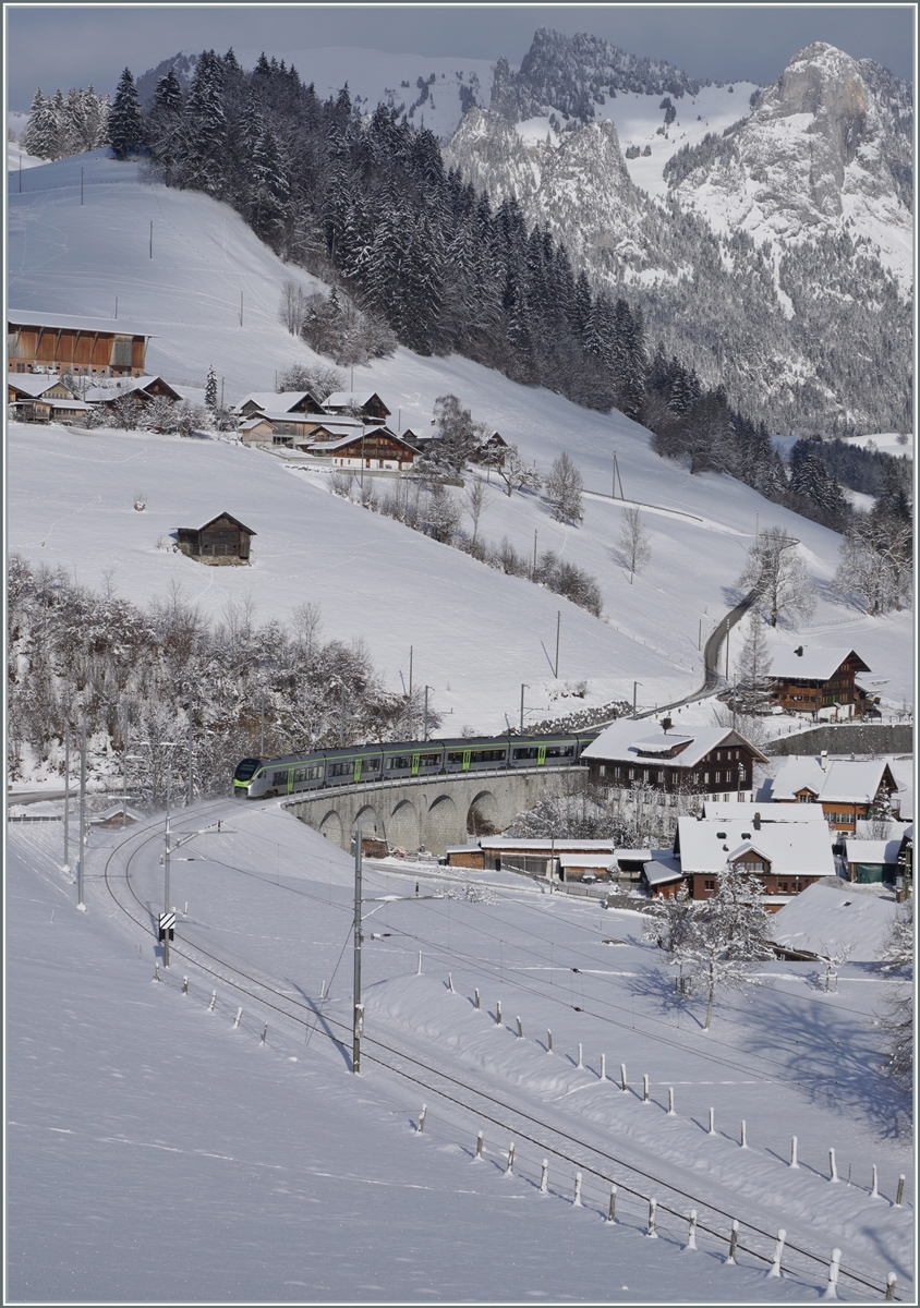 A BLS MIKA RABe 528 on the way from Zweisimmen to Bern by Garstatt.

20.01.2023