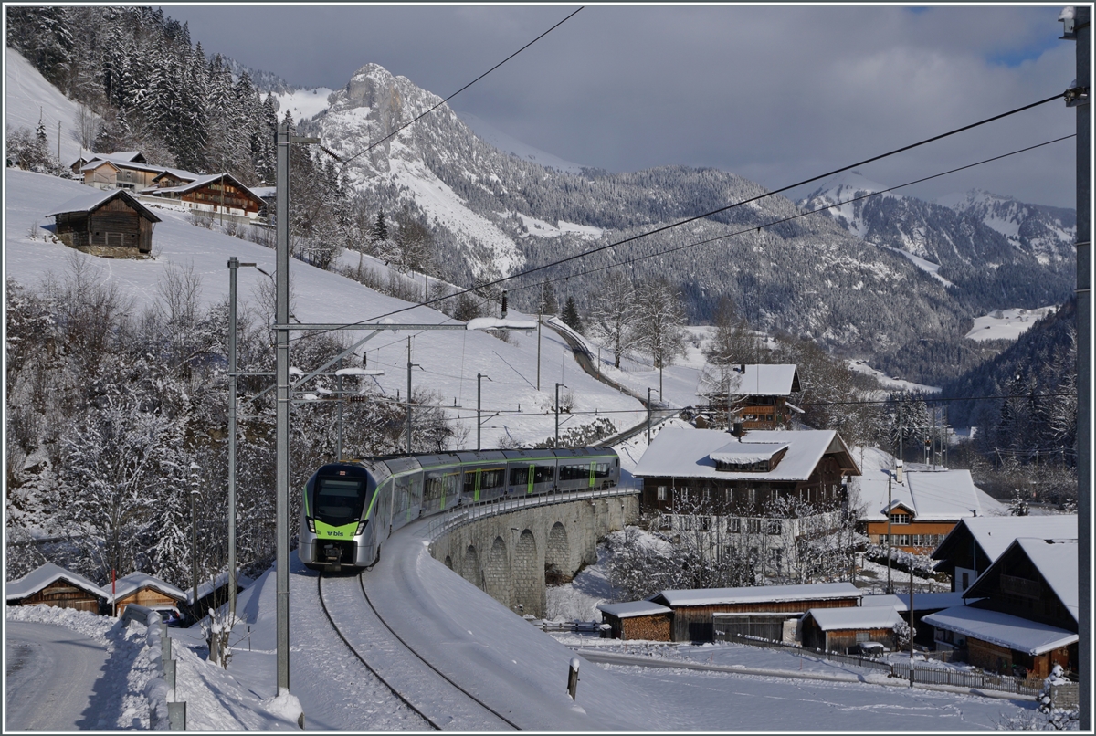 A BLS MIKA RABe 528 on the way from Bern to Zweisimmen by Garstatt.

20.01.2023 