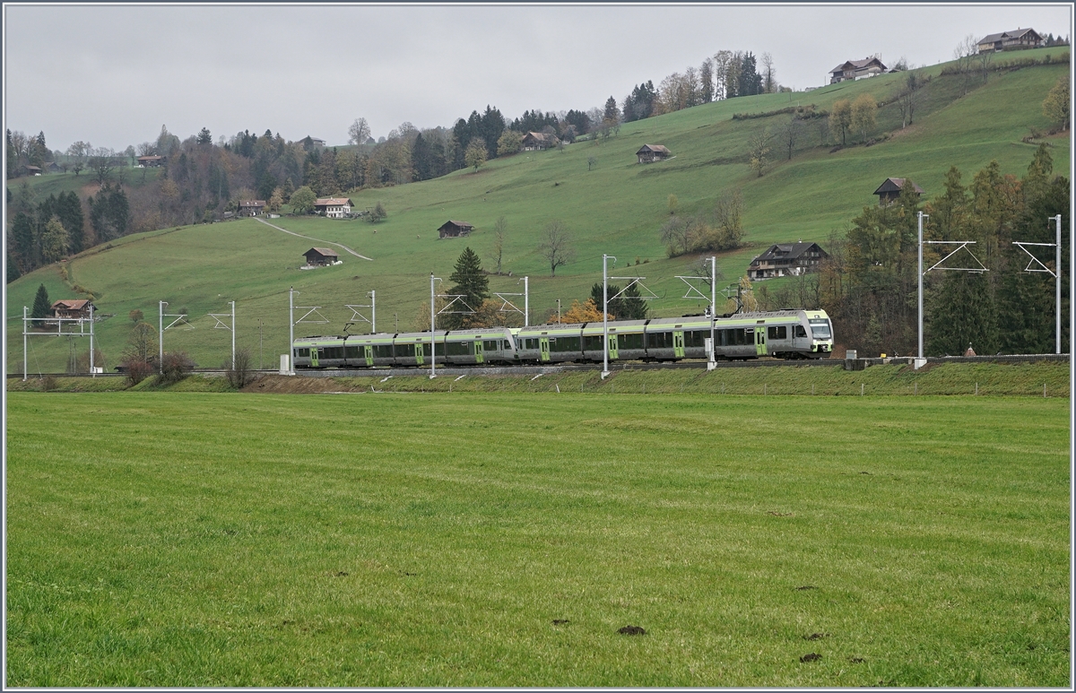 A BLS RABe 535  Lötschberger  between Mülenen and Reichenbach im Kanderstal.
30.10.2017