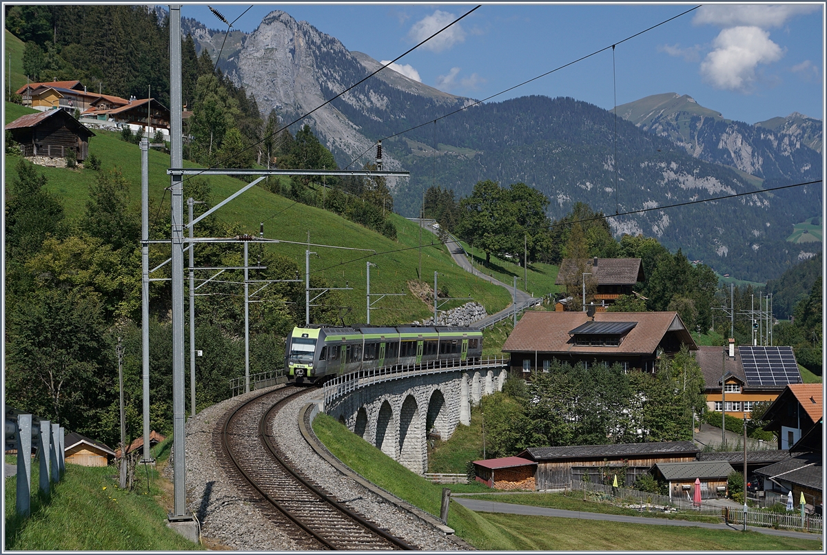 A BLS RABe 535  Lötschberger  on the way to Zweisimmen by Garstatt.

18.09.2020