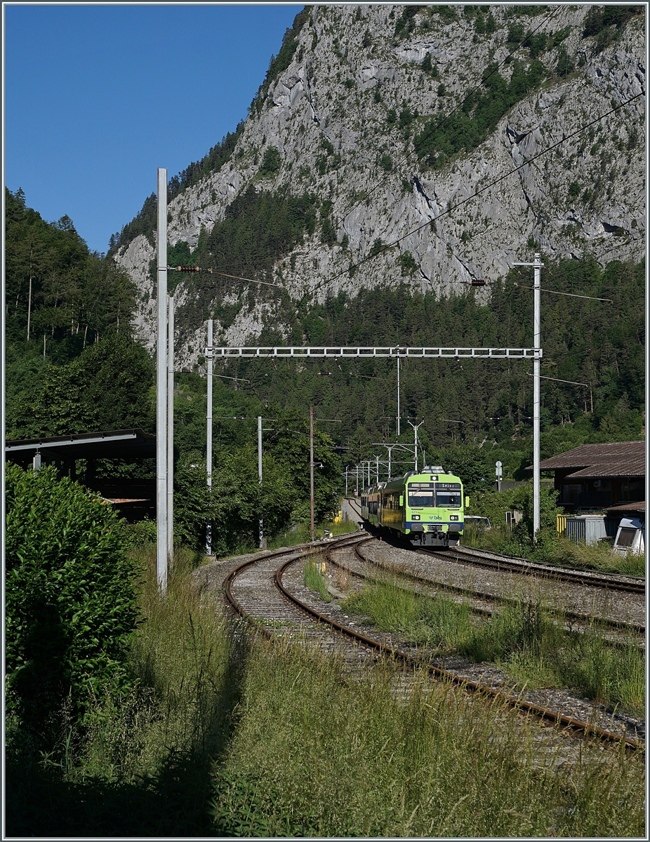 A BLS RBDe 565 is the RE from Zweimmen to Interlaken Ost in Wimmis.

14.06.2021
