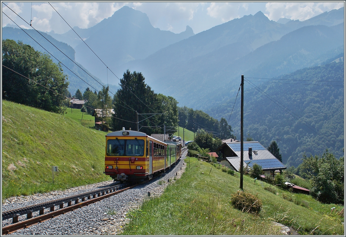 A BVB local train on the way to Bex near Gryon.
12.08.2015