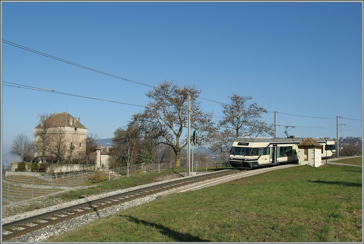 A CEV GTW Be 2/6 by the Castle of Chatelard.
21.03.2012