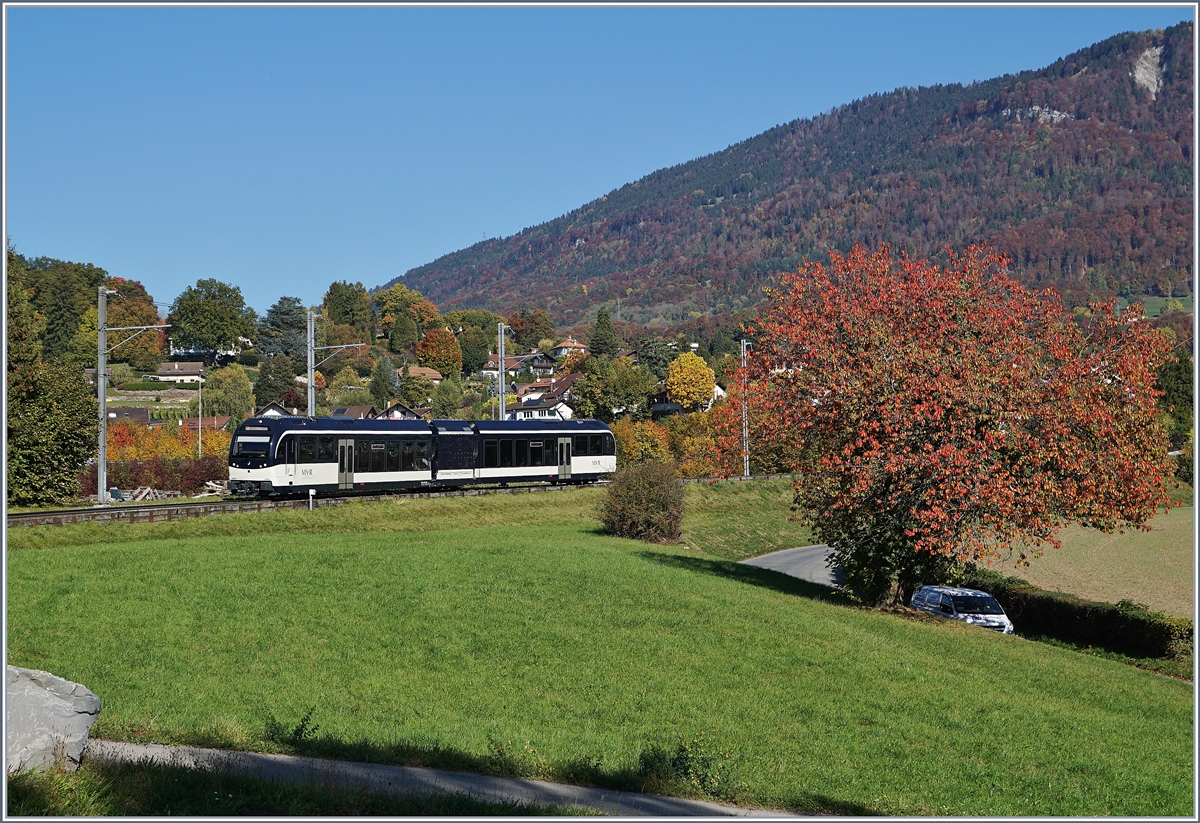 A CEV MVR ABeh 2/6 is arriving at the stop Château d'Hauteville.
18.10.2017