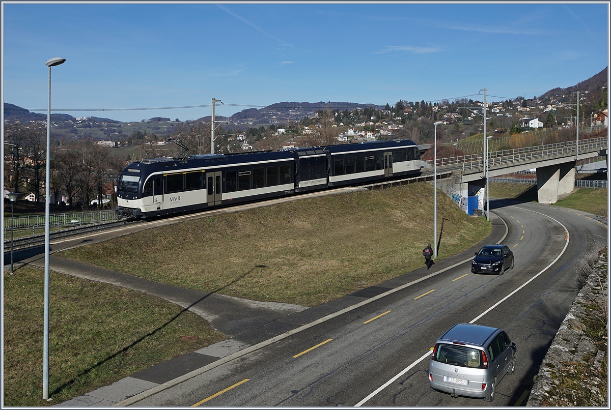 A CEV MVR ABeh 2/6 on the way to Chernex by Châtelard VD. 

16.01.2019