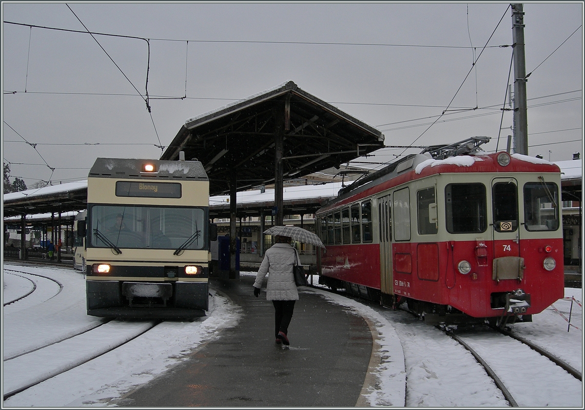 A CEV MVR GTW Be 2/6 and the CEV BDeh 2/4 74 in Vevey.
19.01.2016