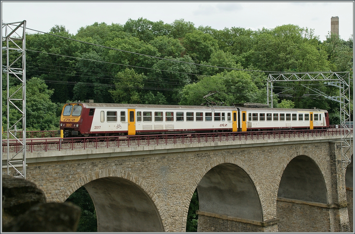 A CFL Z2 near the Luxemburg City Station.
14.06.2013