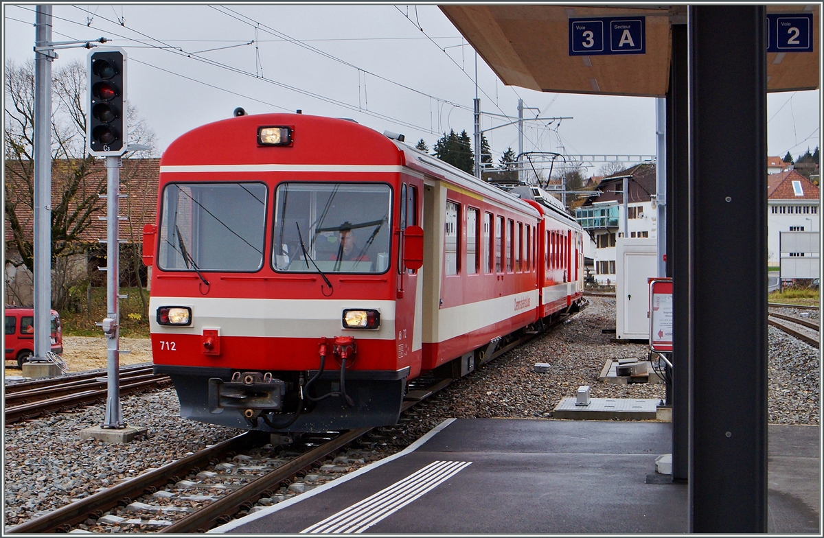 A CJ local train is arriving at Le Noirmont. 
17.11.2014