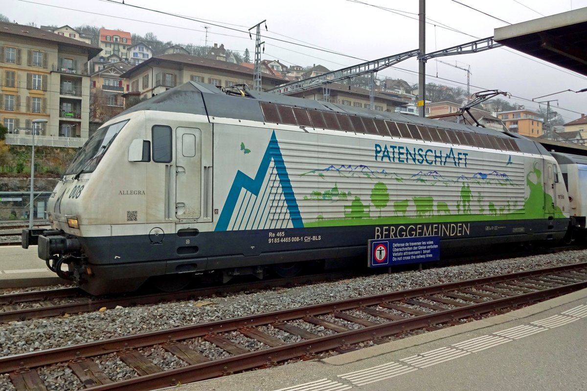 A closer look on advertiser 465 008 at Neuchatel on 1 January 2020.