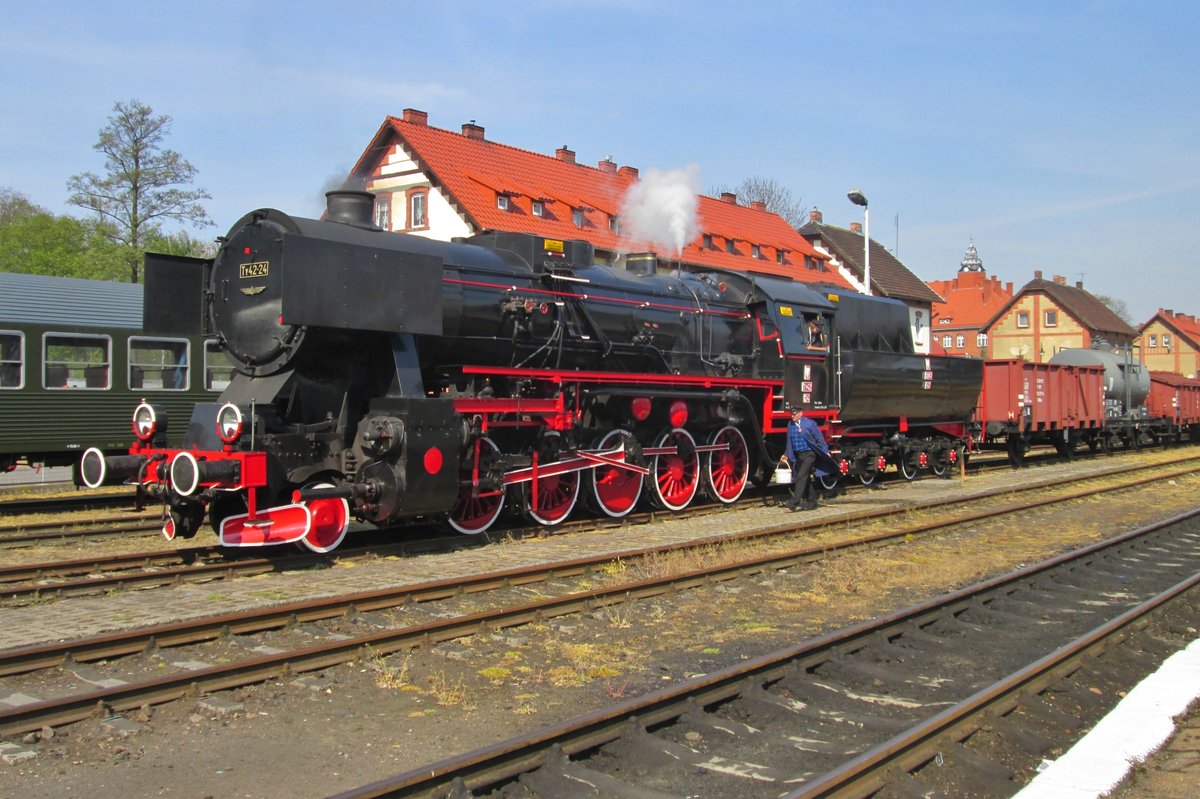 A crew members works out some details on Ty42-24 at Wolsztyn on 30 April 2016.