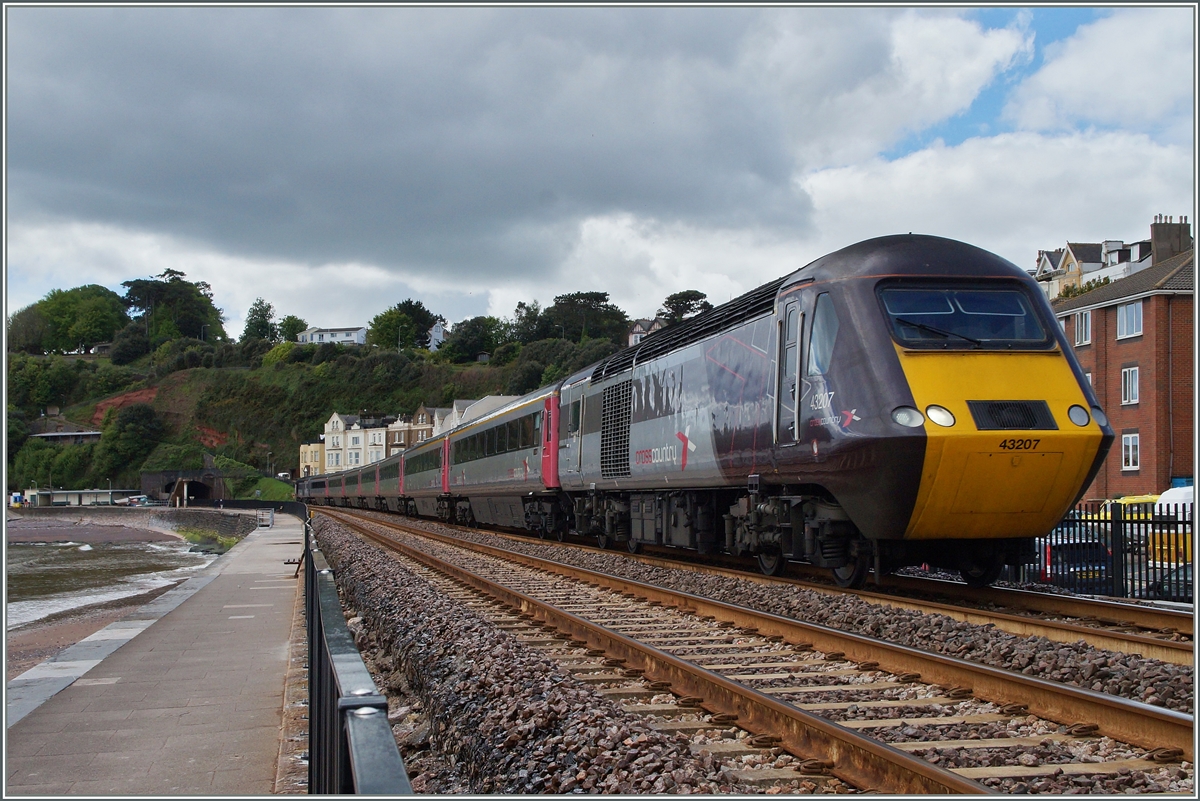 A Cross Country HST 125 on the way to Glasgow by Dawlish.
12.05.2014