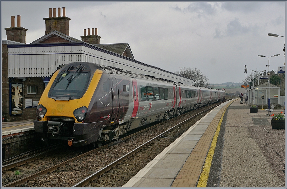 A CrossCoutry Class 221 on the long way to Plymouth by his stop in Stonehaven. 
22.04.2018