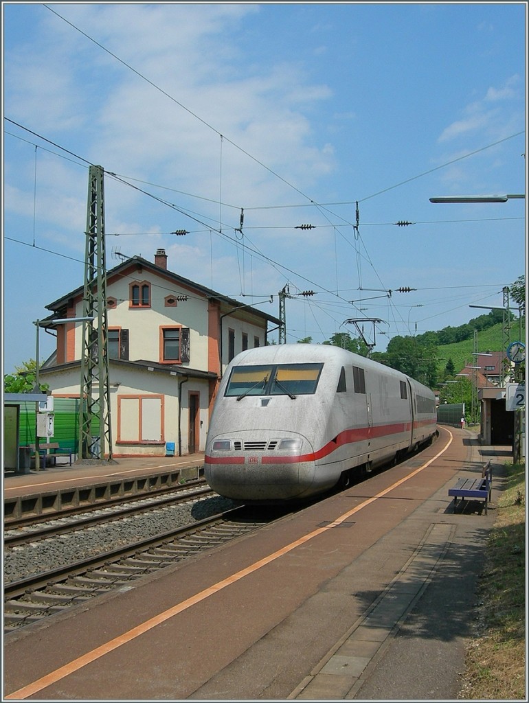 A DB ICE 401 in Bad Bellingen.
05.07.2006