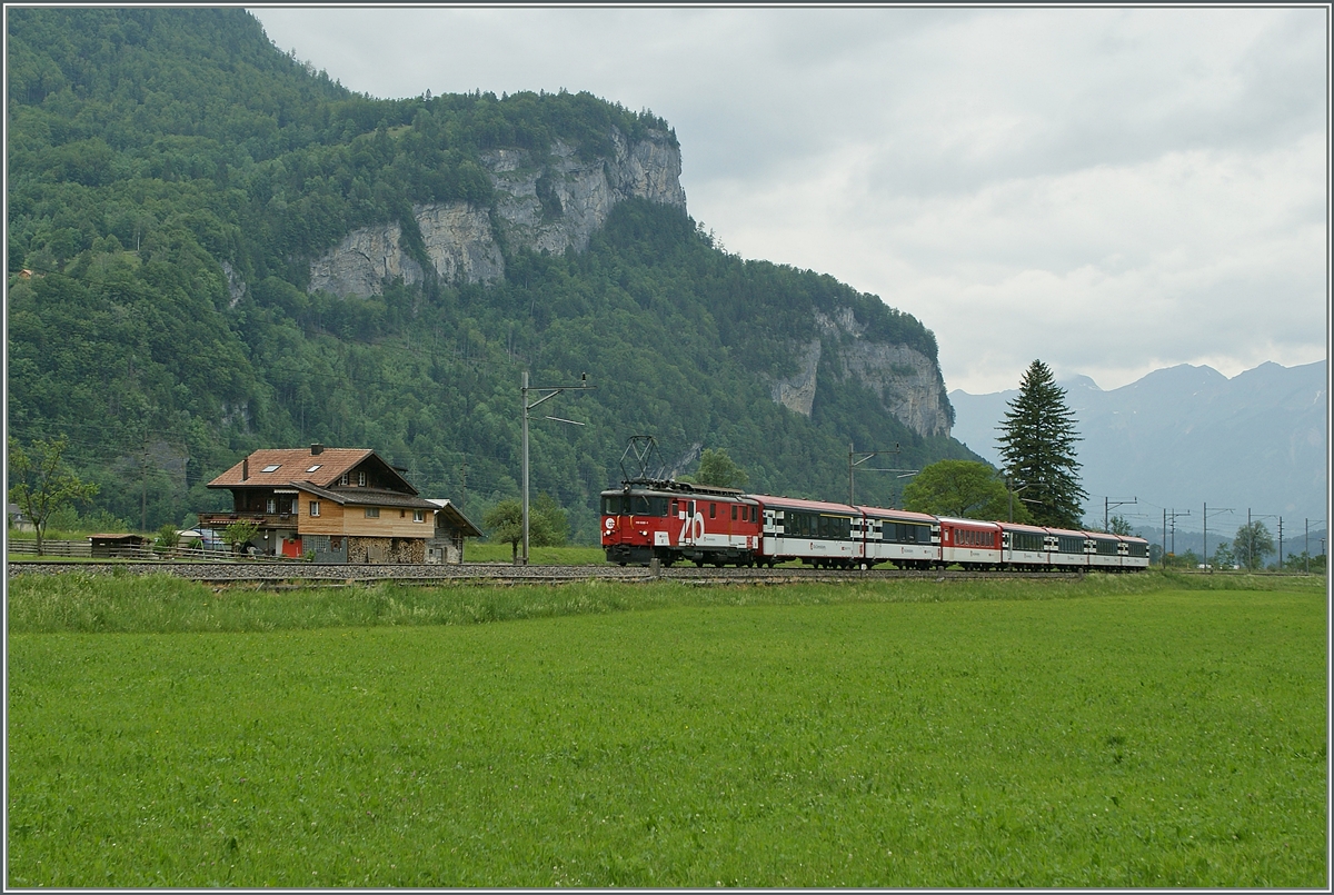 A De 110 with an IR Interlaken Ost to Luzern by Meiringen.
01.06.2012